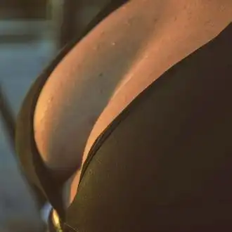 Hunderte versaute Fickweiber inserieren mittlerweile mit der Überschrift Schöne Brüste